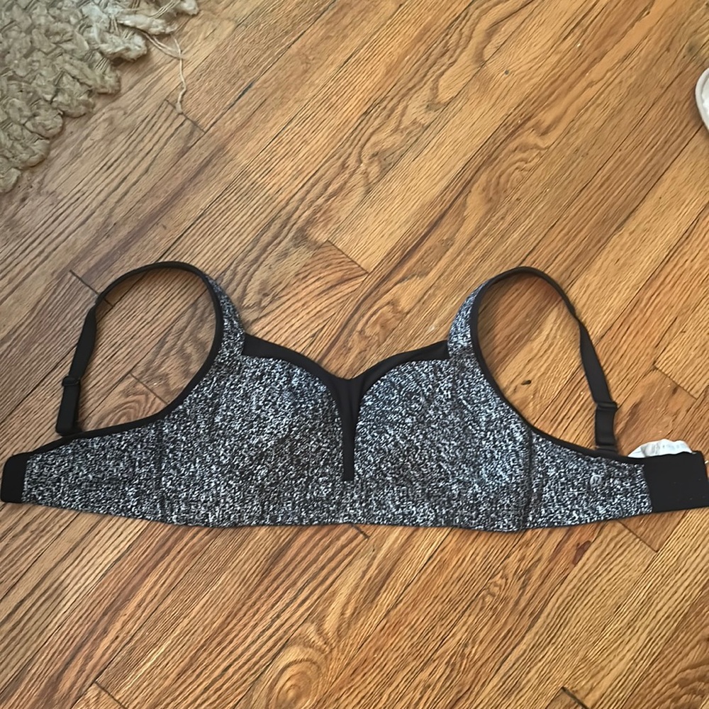 lululemon sports bra - size DD34